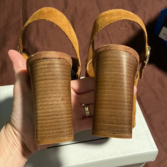 *****PRICE IS FIRM*****Camel ColorLeather Slingbacks Christian Di Riccio. NWT! - Picture 10 of 16